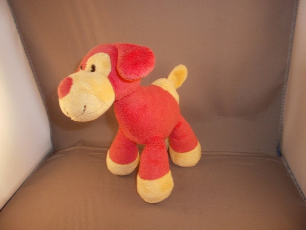 Evora hond oranje/geel roze neus hoog 19x14 cm ongeveer, Wasbaar, Zo goed als nieuw, Meerkleurig, Klein (minder dan 20 cm)