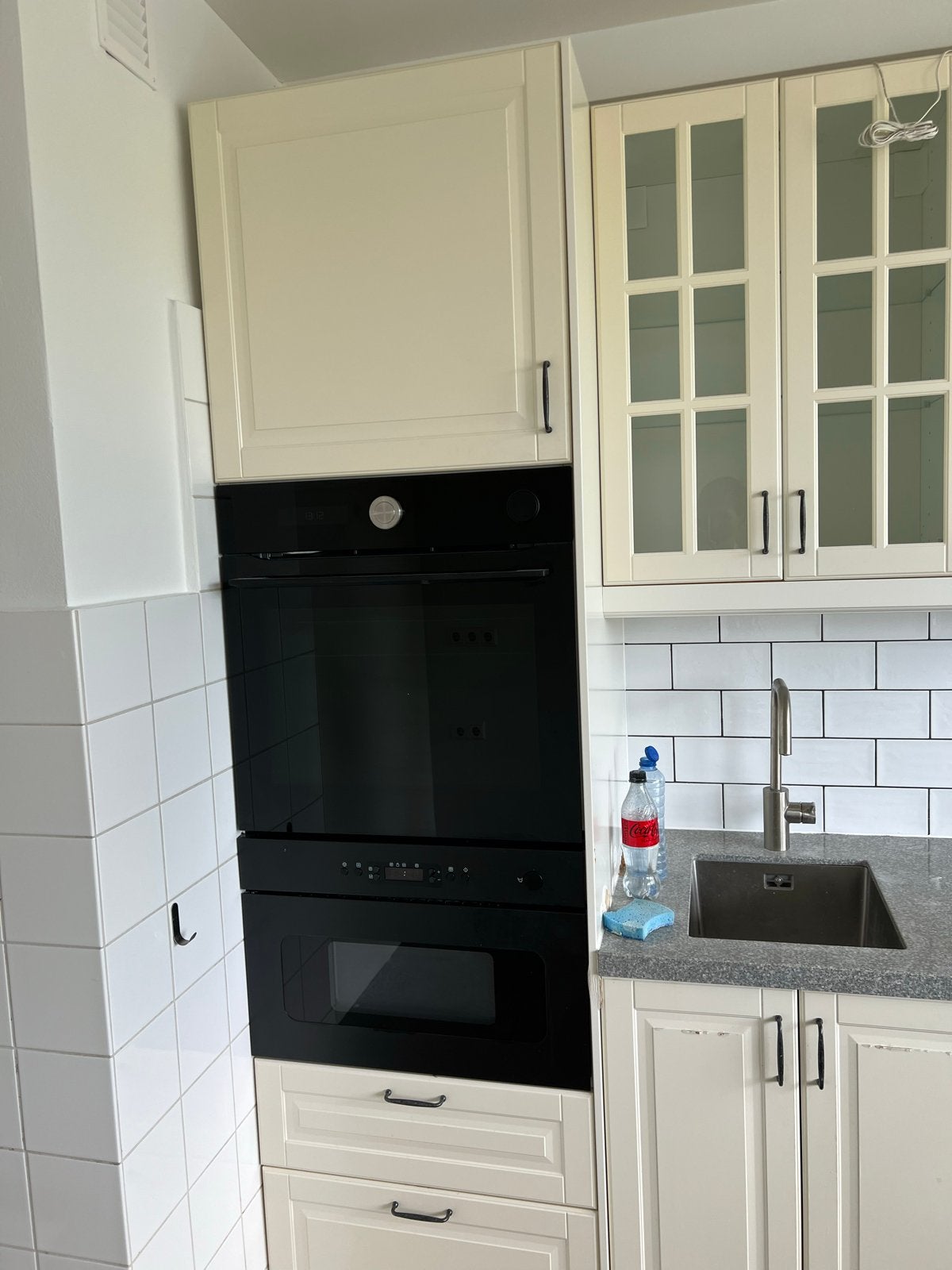 Keuken met apparatuur en badkamermeubel, Ophalen, Gebruikt, Wit, Overige typen