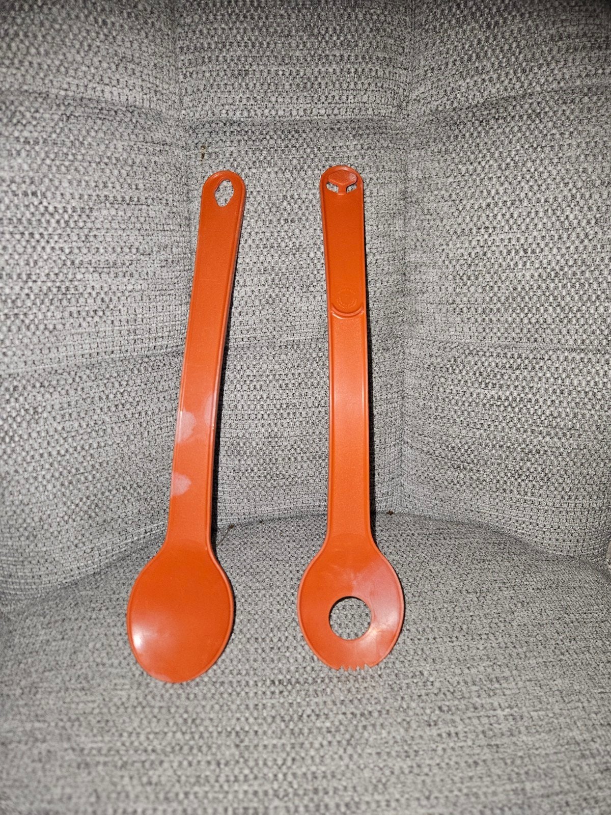 Vintage Tupperware saladebestek oranje, Huis en Inrichting, Gebruikt, Met bestek, Overige typen, Oranje