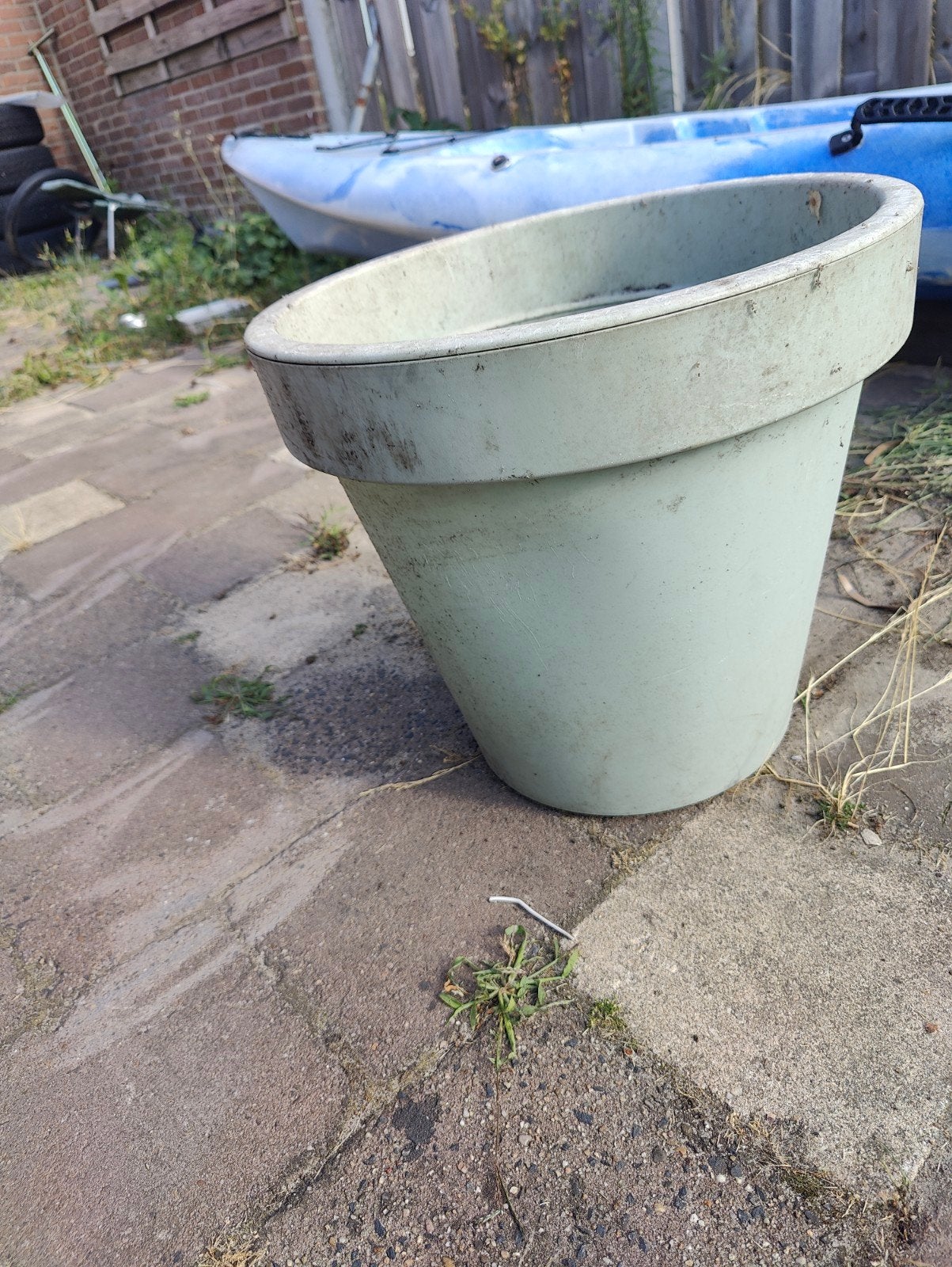 Grote gebruikte bloempot van kunststof, Tuin en Terras, Bloempotten, Gebruikt, Kunststof, Balkon, Tuin, 40 tot 70 cm, 25 tot 40 cm