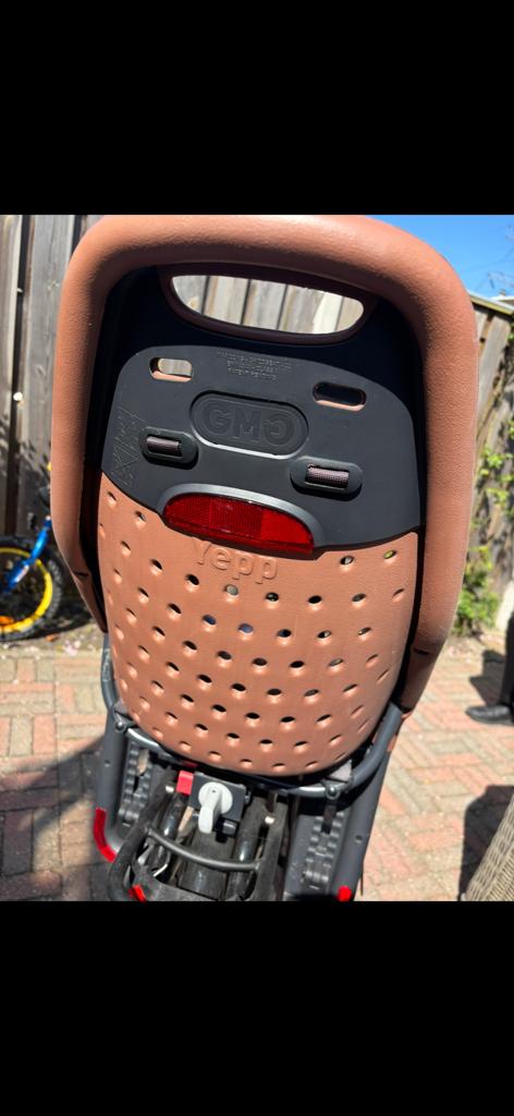 GMG Yepp Achterzitje Bruin - Comfortabel en Veilig, Achterzitje, Ophalen of Verzenden, 9 t/m 36 kg, Gebruikt