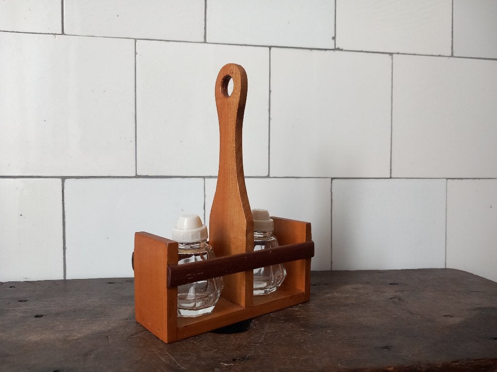 gratis verzenden vintage Frans peper & zout stel hout rekje, Antiek en Kunst, Verzenden