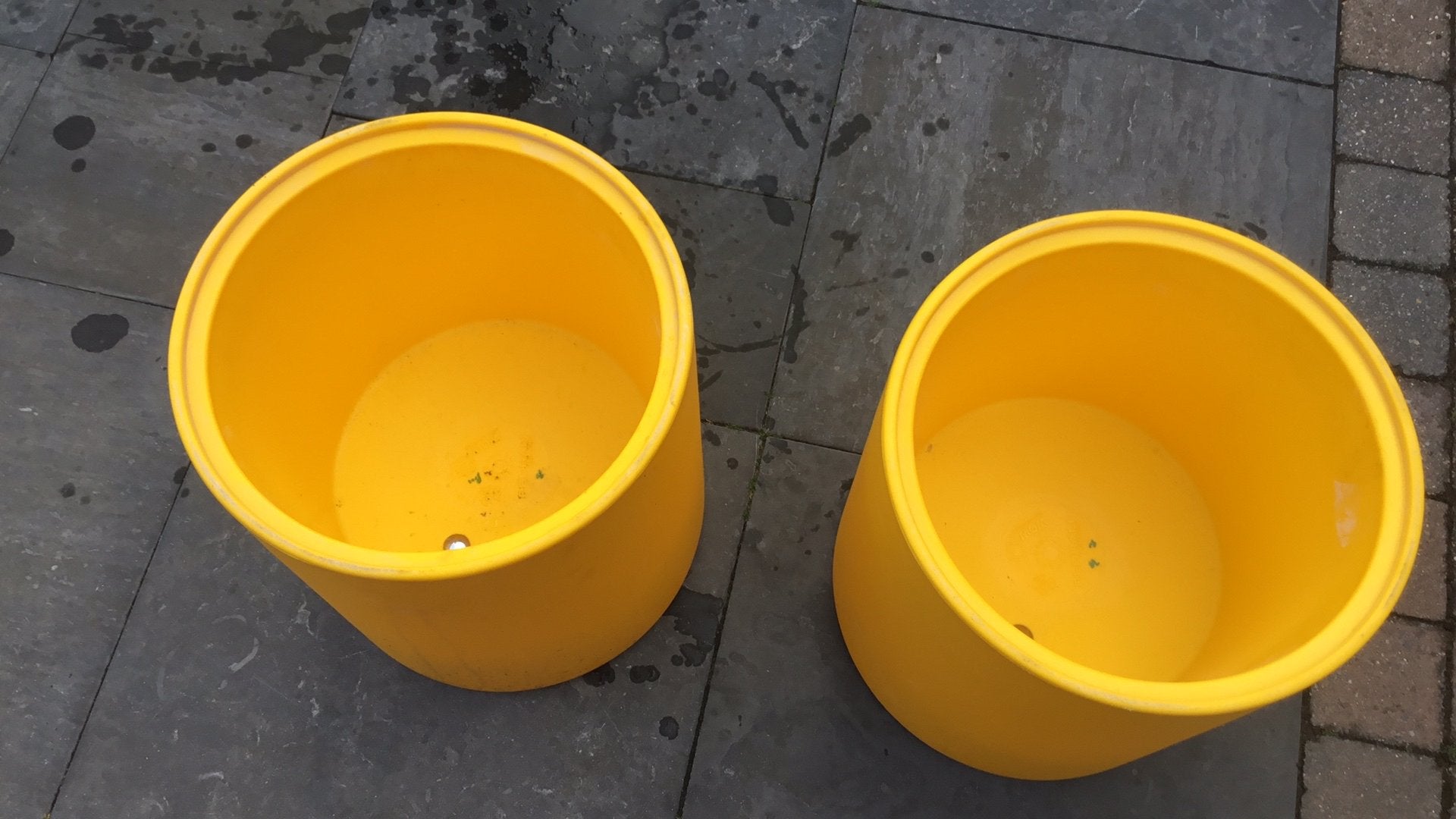 Plastic ton  voor een eventueel een poef te maken, Ophalen, Gebruikt