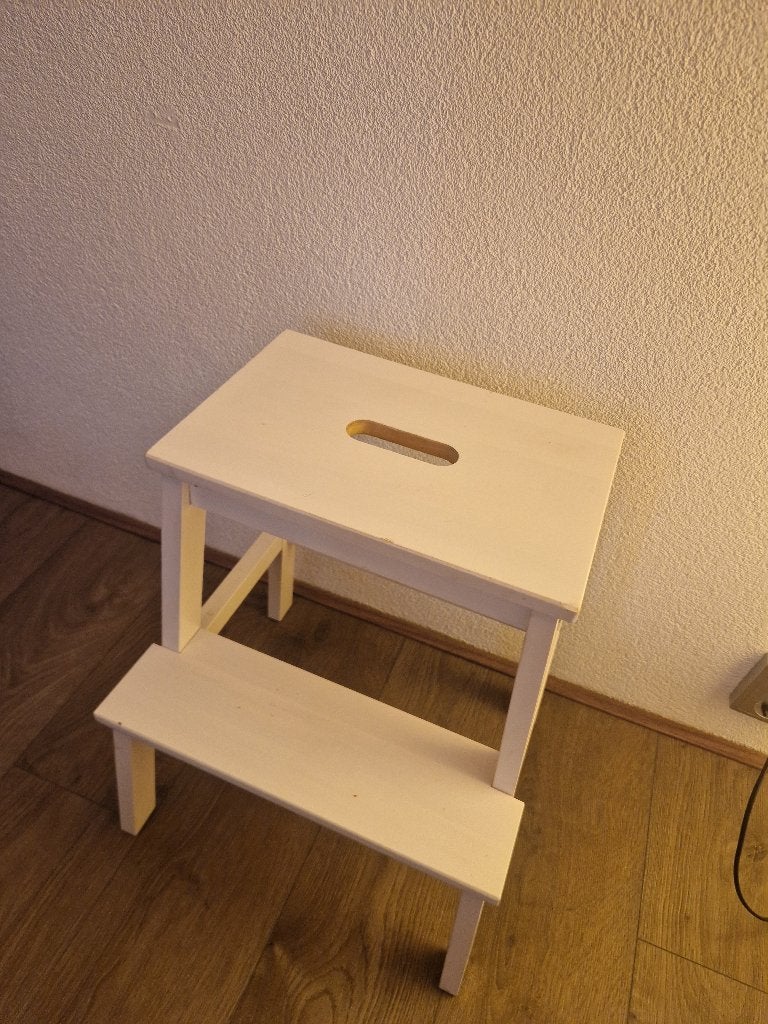 IKEA BEKVÄM opstapkruk – wit, Huis en Inrichting, Ophalen, Gebruikt, Hout