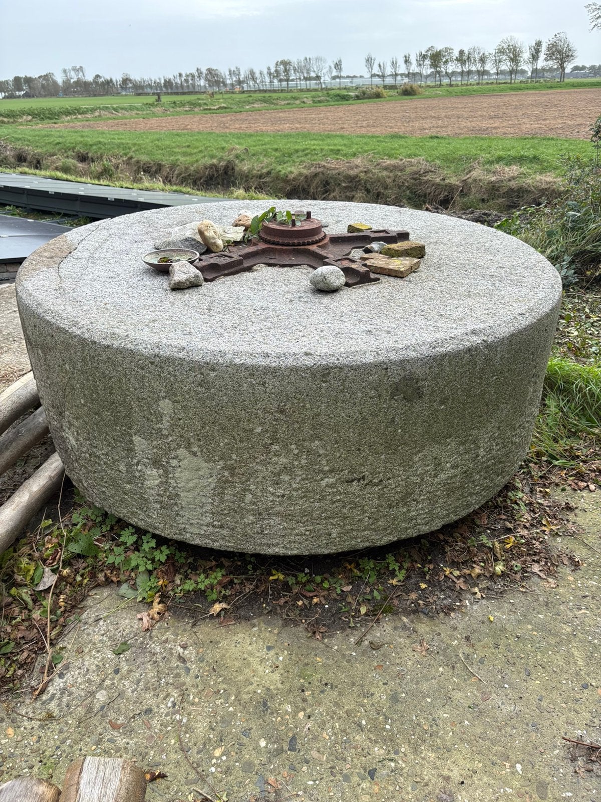 Molensteen gratis af te halen, Ophalen, Gebruikt, Beton, Overige typen