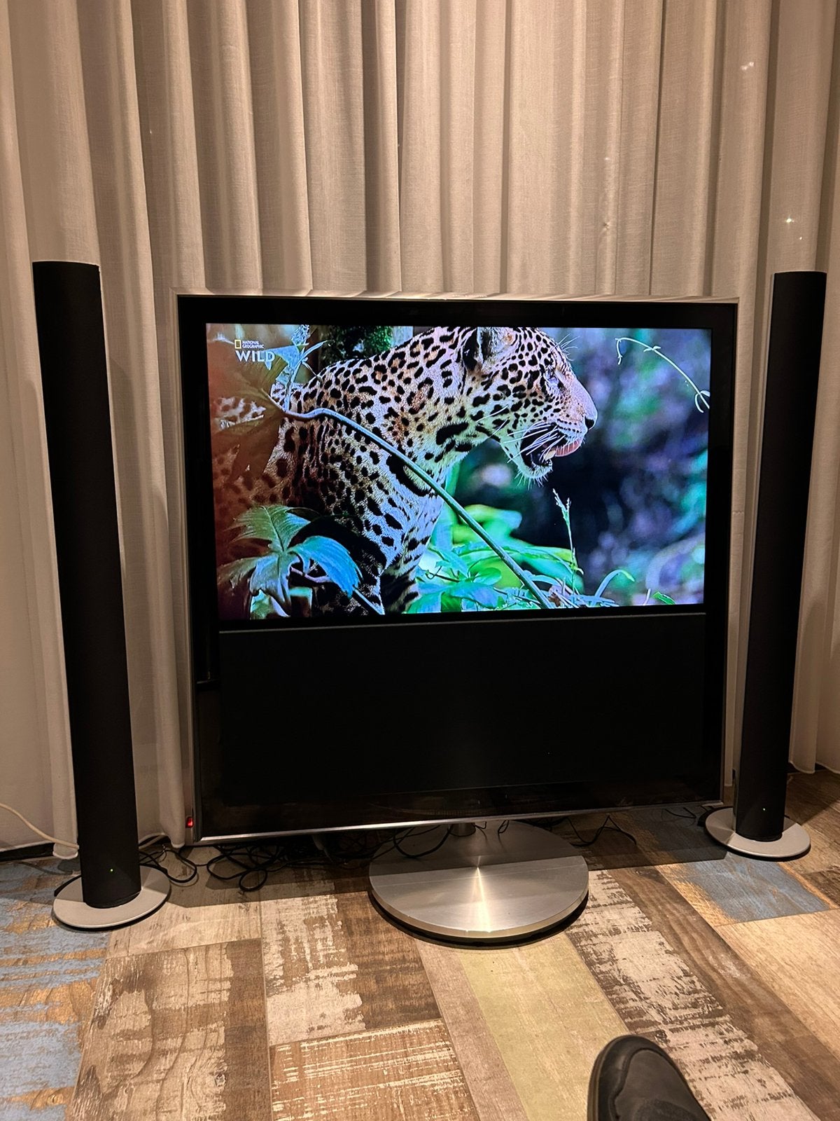 Bang & Olufsen Beovision 10-40 + Beolab 6000 MKII, Ophalen, Gebruikt, 100 cm of meer, Overige merken