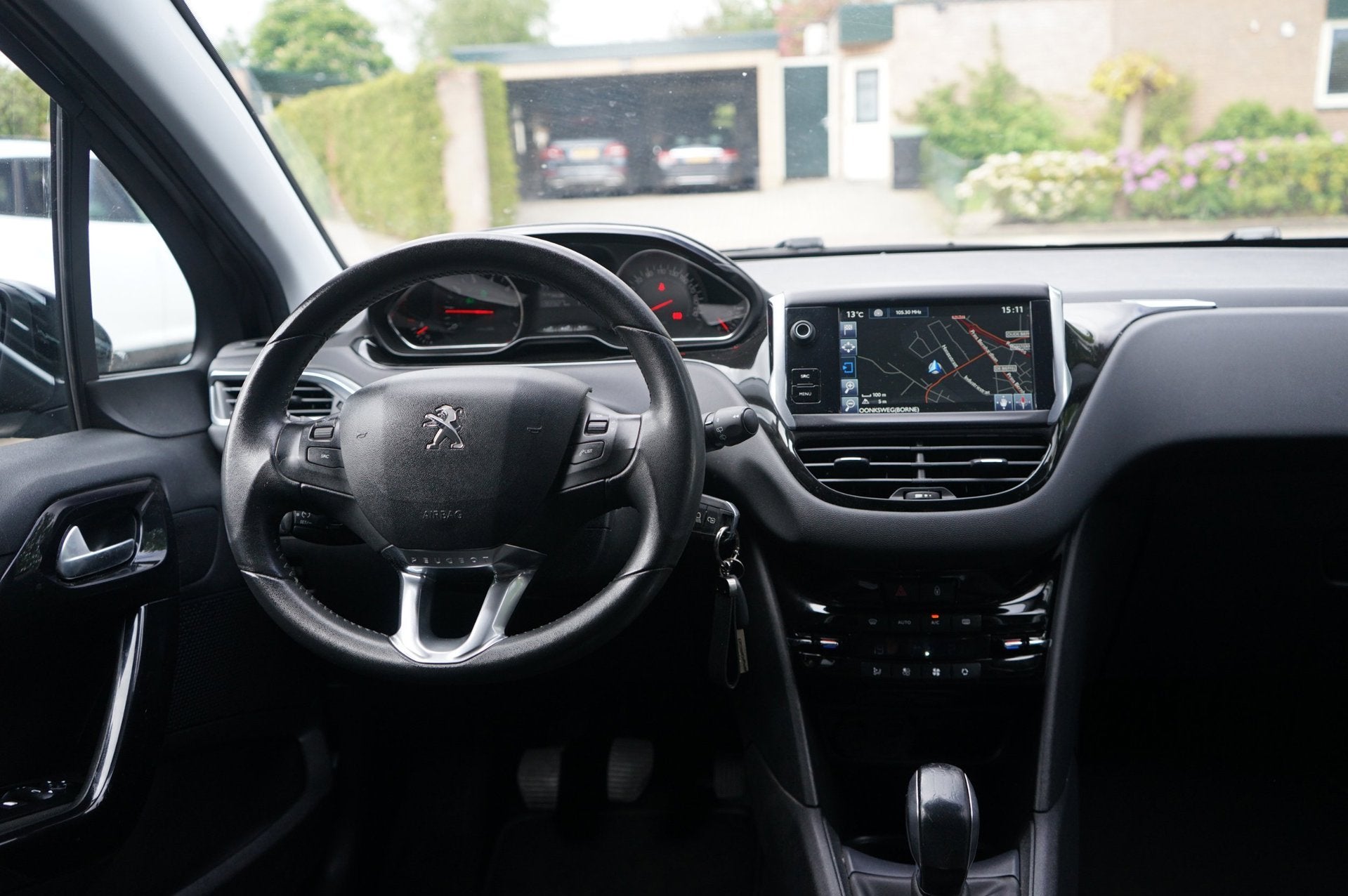 Peugeot 208 1.2 PureTech Style, Clima, CC, Navi, PDC, Blueto, Voorwielaandrijving, Stof, Gebruikt, 1199 cc