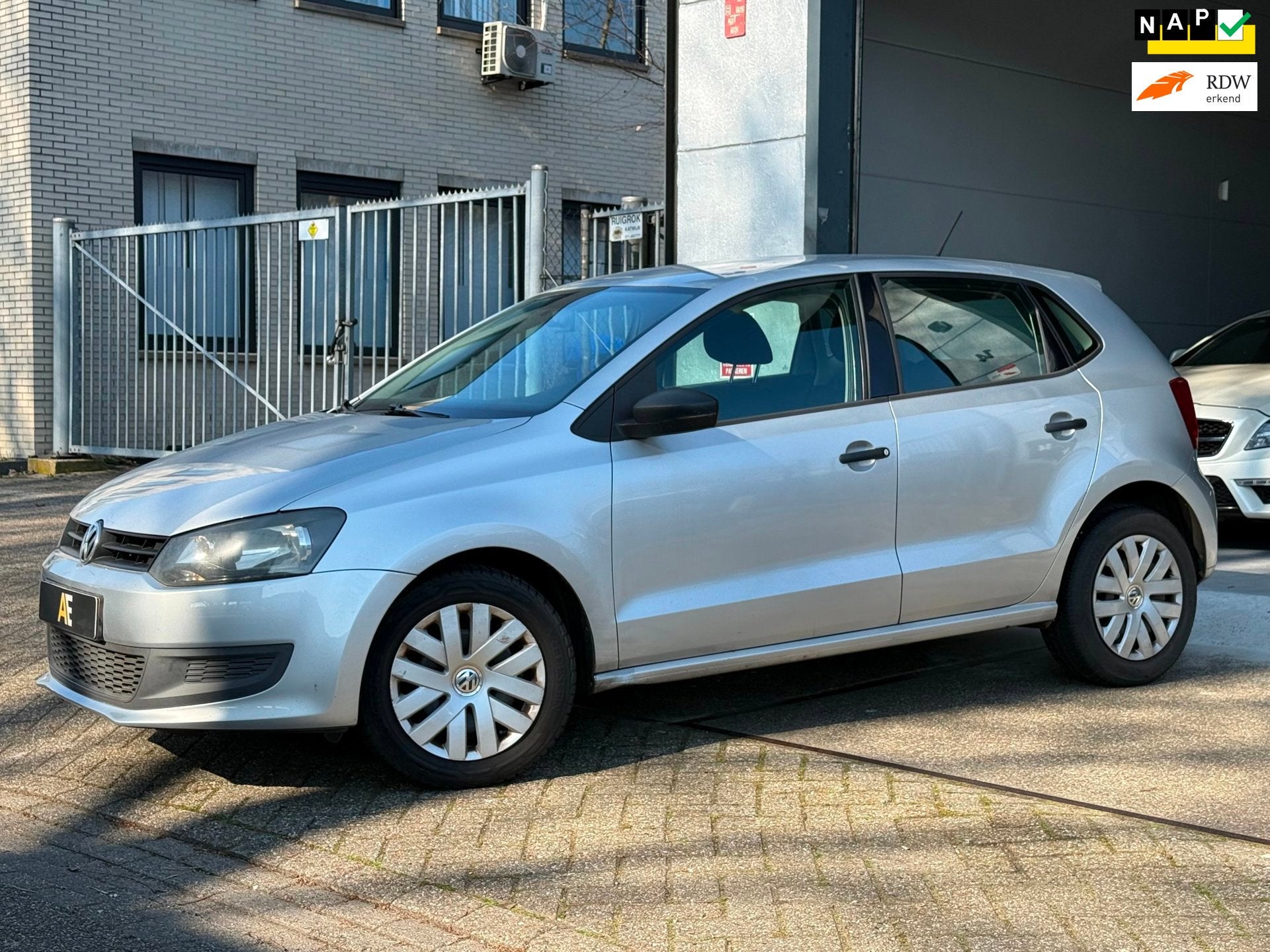 Volkswagen Polo 1.6 TDI Trendline, Auto's, Volkswagen, Euro 5, Stof, Gebruikt, Zwart