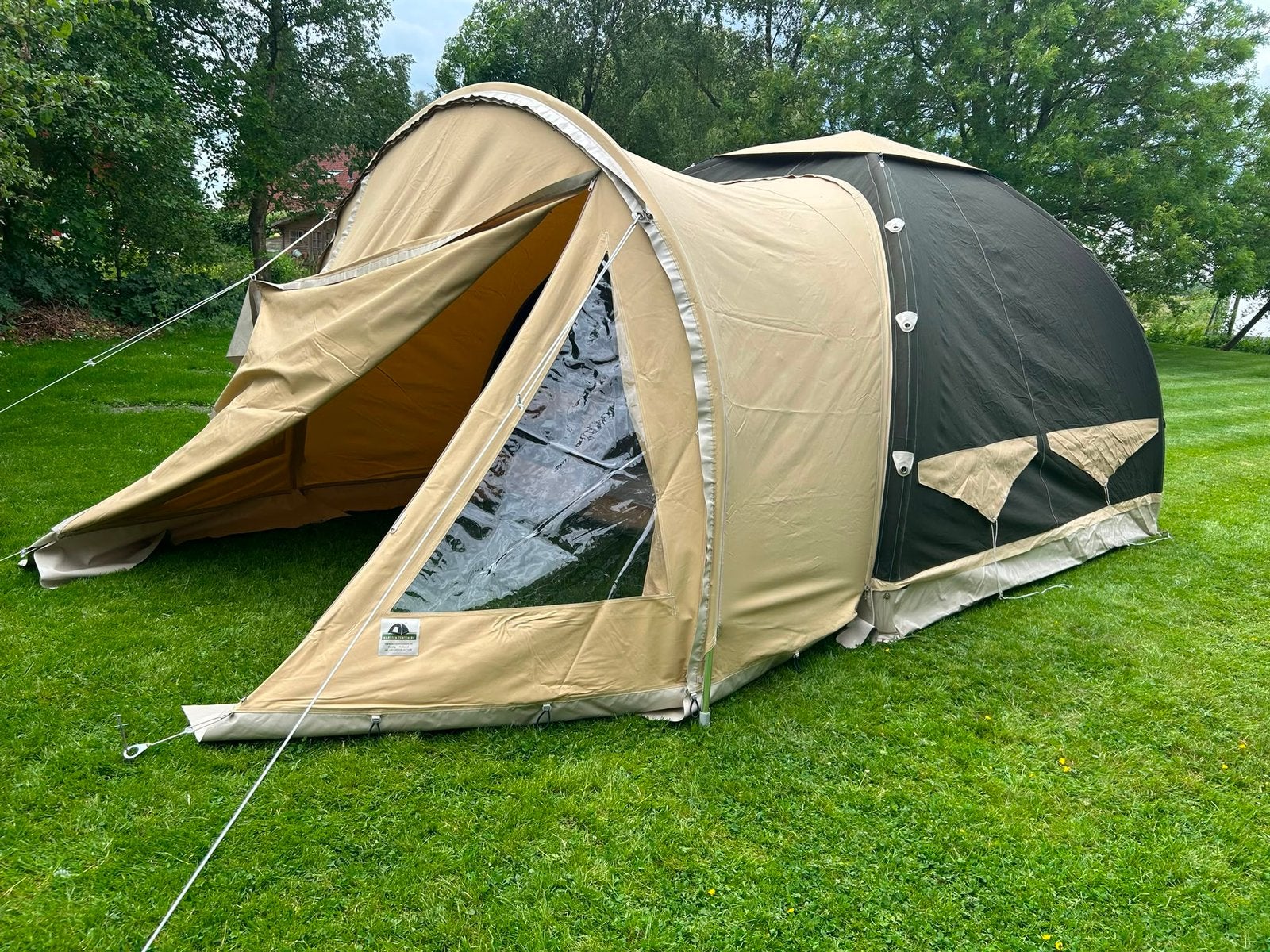 Karsten opblaasbare tent, Ophalen, Zo goed als nieuw, Tot en met 4