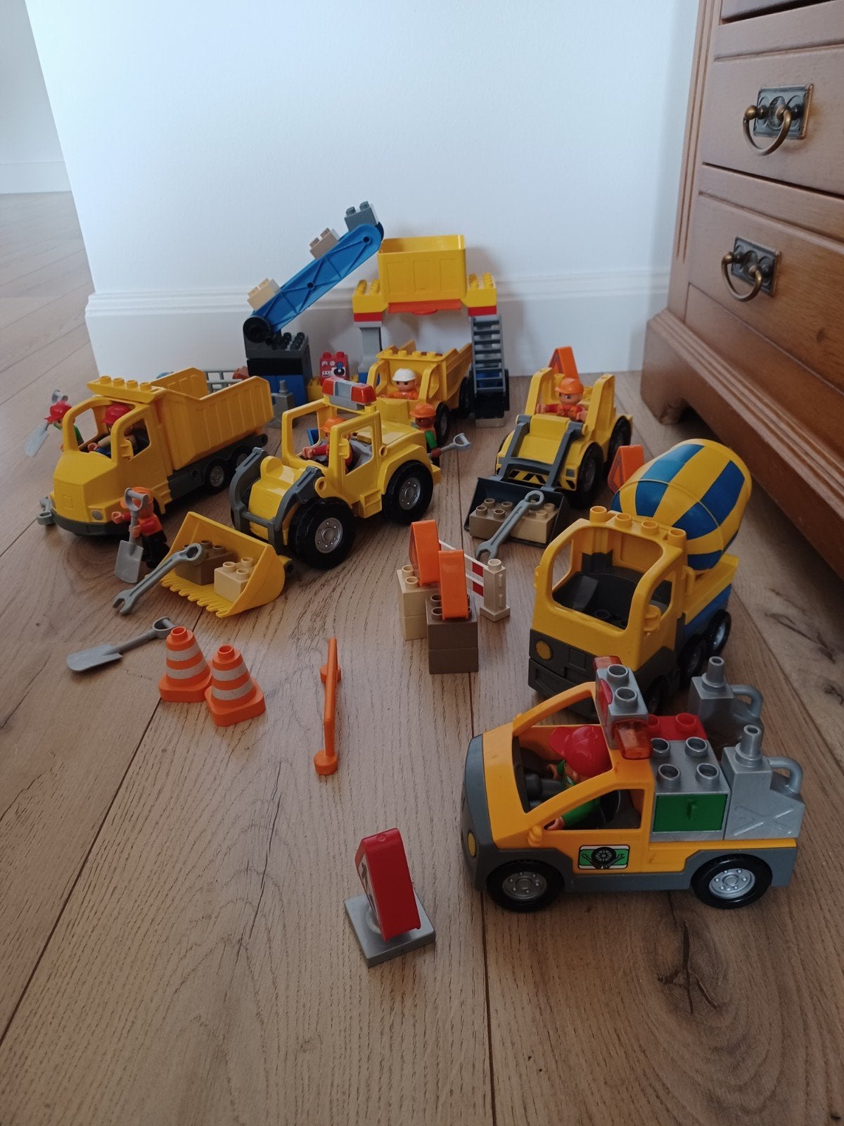 Grote hoeveelheid Duplo bouwplaats met voertuigen en figuren, Kinderen en Baby's, Speelgoed | Duplo en Lego, Gebruikt, Overige thema's