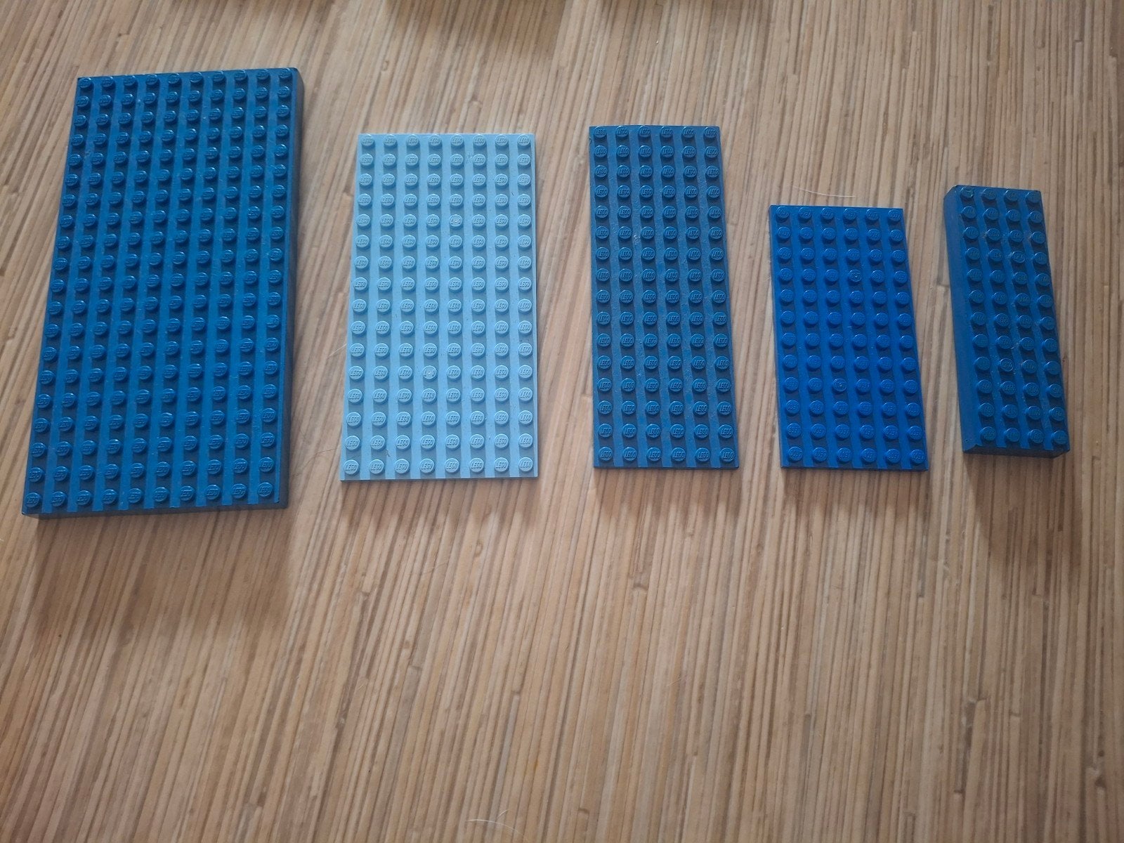 Lego platen 5stuks 2dikke blauw zgan, Ophalen of Verzenden, Zo goed als nieuw, Grondplaat, Lego