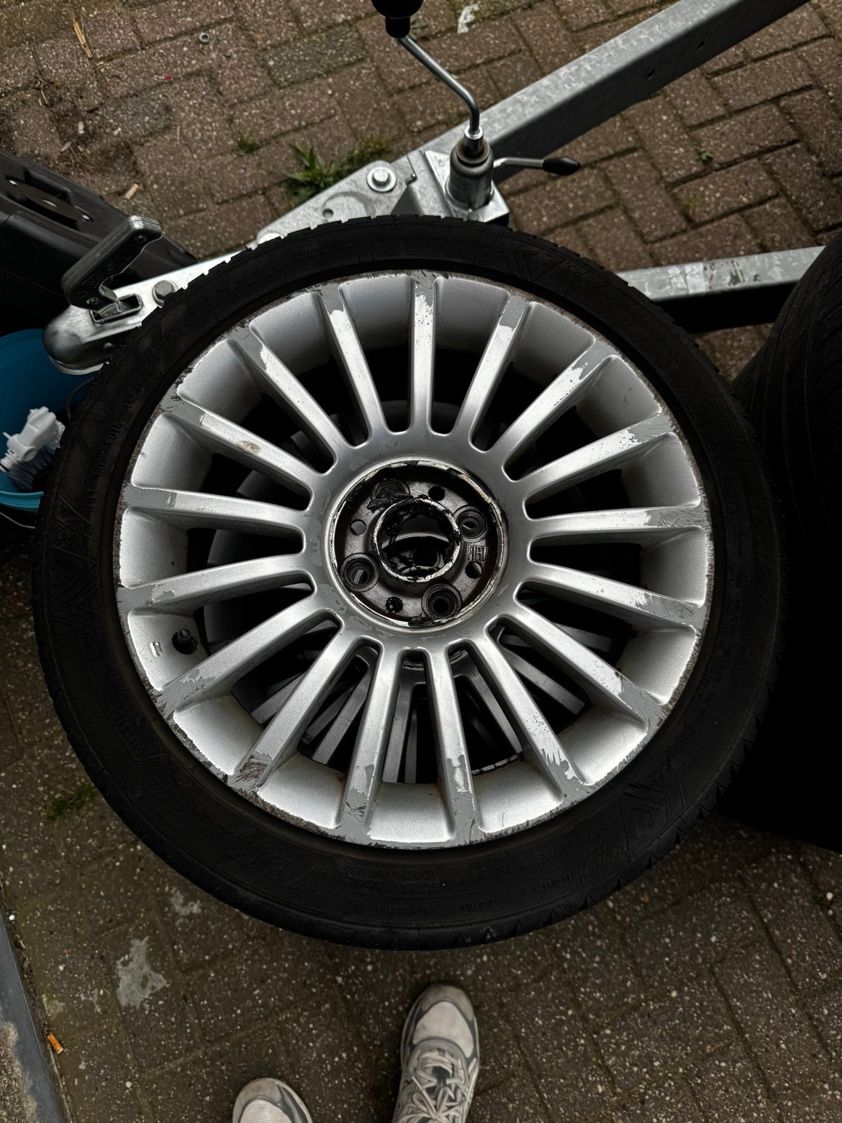 Originele Fiat 500 velgen met redelijke banden, Ophalen, Gebruikt, Zomerbanden, Banden en Velgen