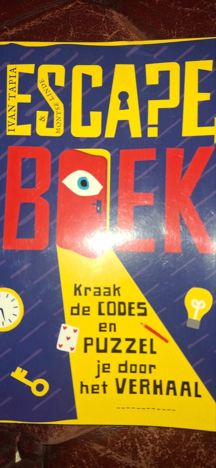 Escape Boek - Kraak de codes en puzzel je door het verhaal, Ophalen of Verzenden, Zo goed als nieuw, Ivan Tapia & Montse Linde