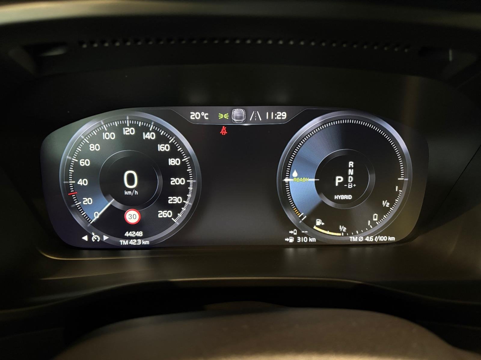 Volvo XC40 T4 Aut. Plug-in Hybrid R-Design 360camera Leder P, Zwart, Leder, Bedrijf, Automatische klimaatregeling