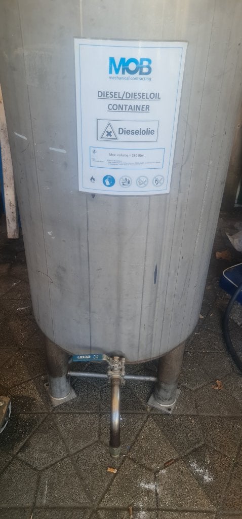 te koop rvs 280 liter brandstof opslag tank  met lekbak, Ophalen