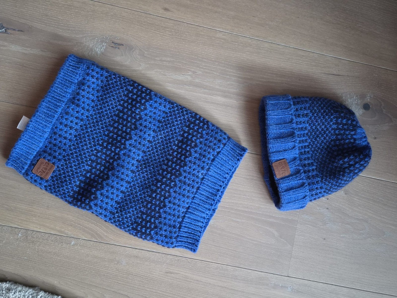 Blauwe muts en sjaal/ col set, Kinderen en Baby's, Ophalen, Zo goed als nieuw, Muts
