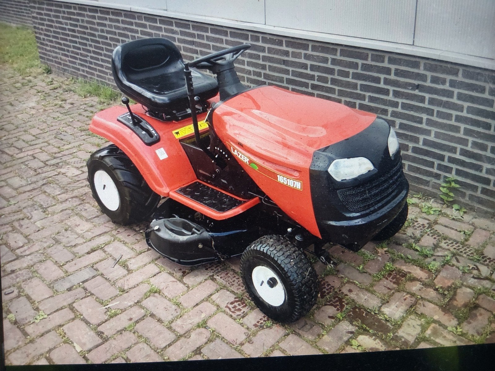 Dikke lazer met 16.5 pk zitmaaier nieuw maaidek, Ophalen, Lazer, Zo goed als nieuw, Mulchfunctie