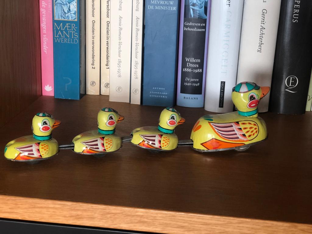Vintage blikken eendenfamilie met opwindmechaniek, Ophalen
