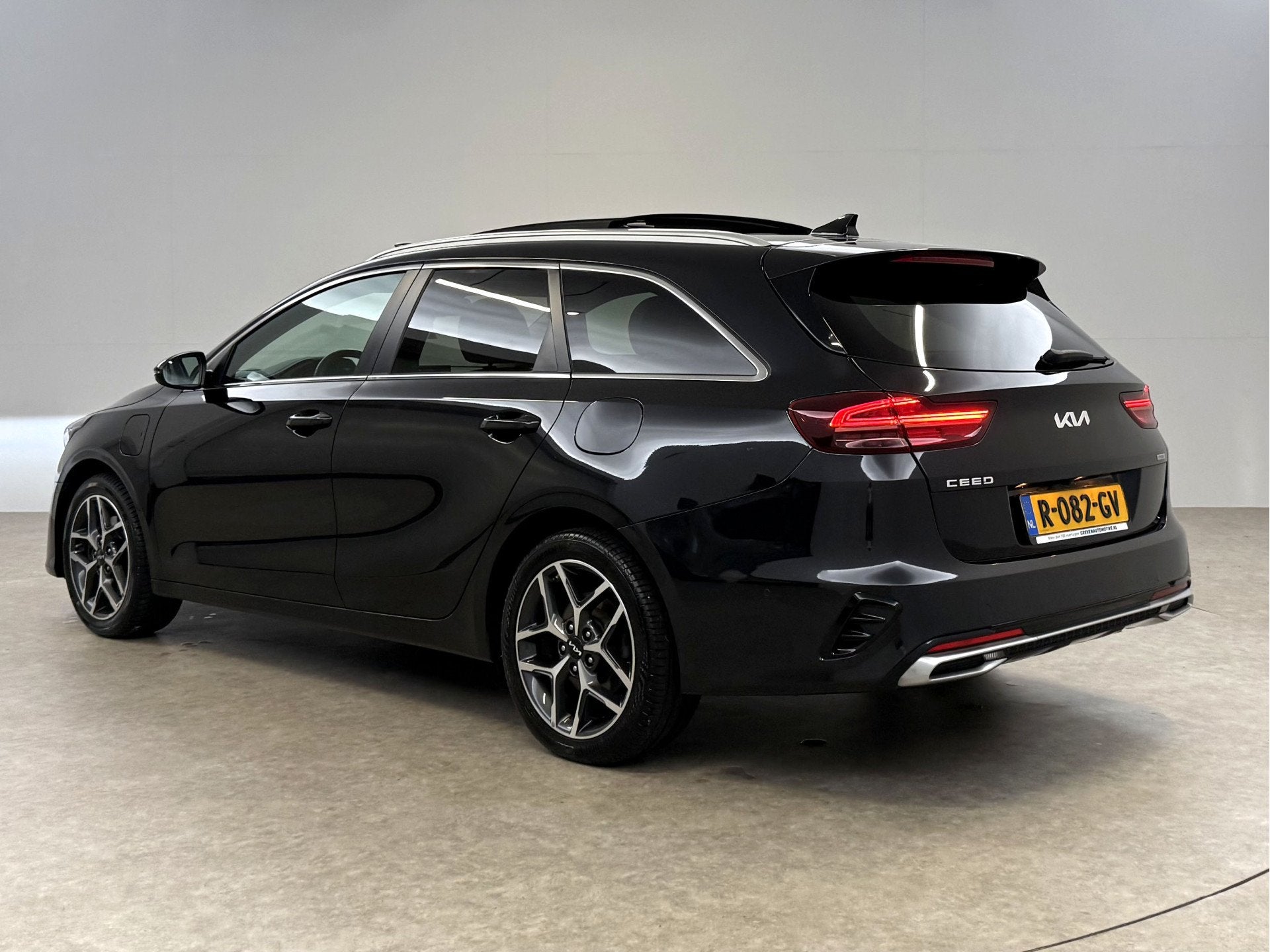 Kia Ceed 1.6 GDI PHEV ExecutiveLine | Pano | Virtual | Memor, Auto's, Euro 6, Zwart, Onderhoudsboekje, 84 €/maand