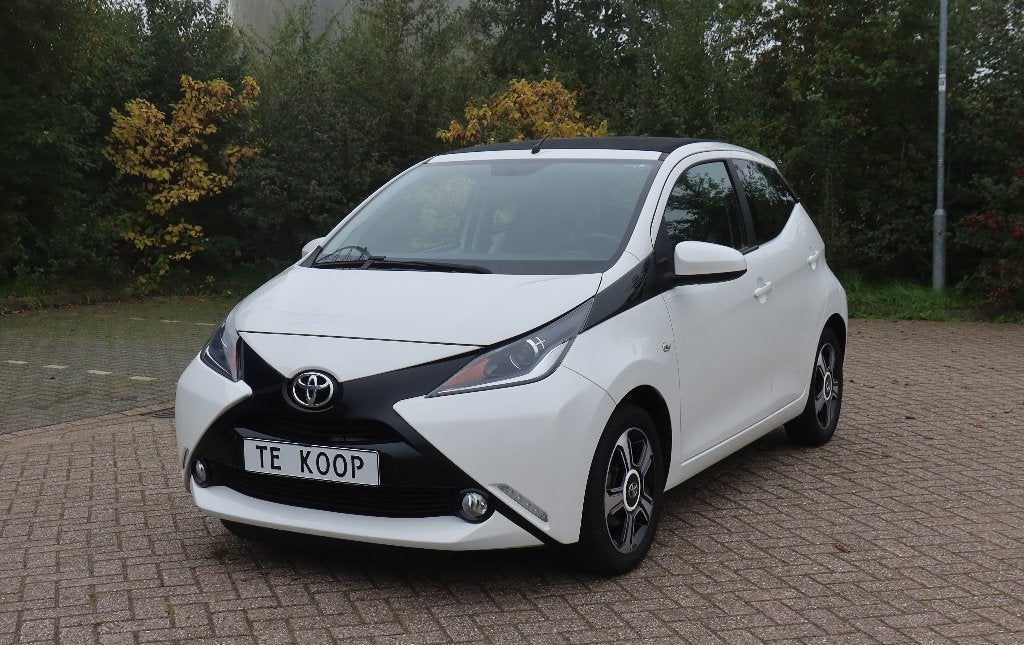 Toyota Aygo 1.0 X-wave 2017, airco, open dak, fietsendrager., Auto's, Voorwielaandrijving, Dealer onderhouden, Stof, 4 stoelen