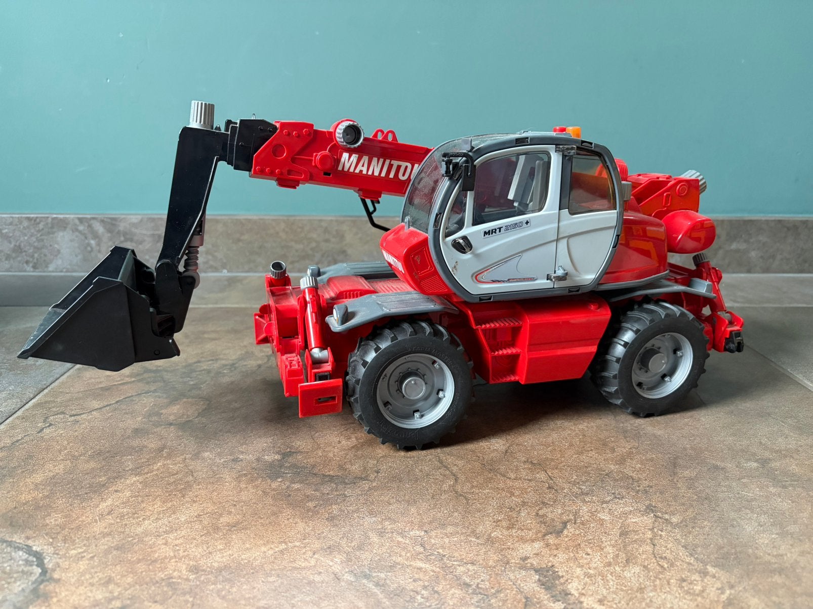 Bruder 2128 Manitou MRT 2150 verreiker, Ophalen of Verzenden, Gebruikt, Overige schalen, Onderdeel
