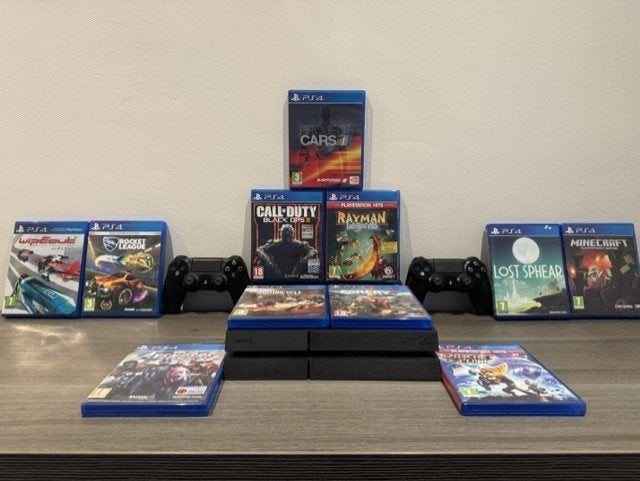 Ps4 met 1TB geheugen +2 controllers + 11 spellen, Spelcomputers en Games, Spelcomputers | Sony PlayStation 4, Met 2 controllers