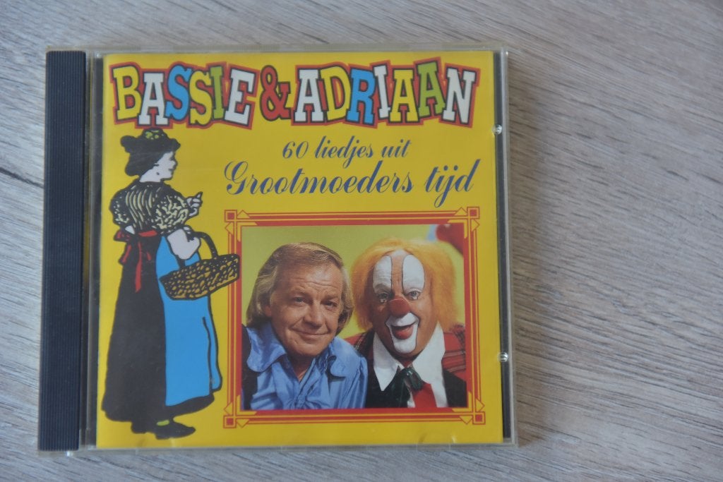 BASSIE & ADRIAAN --- 60 LIEDJES UIT GROOTMOEDERSTIJD, Verzenden, Inclusief doosje, 6 tot 9 jaar, Zo goed als nieuw