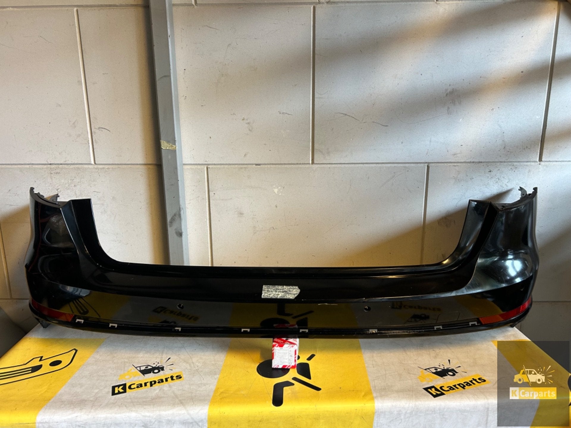 Achterbumper Audi A4 B9 / Avant DC 8W9807511J Bumper, Gebruikt, AUDI AG, Auto-Union-Strasse 1
85045  Ingolstadt, DE, Bumper