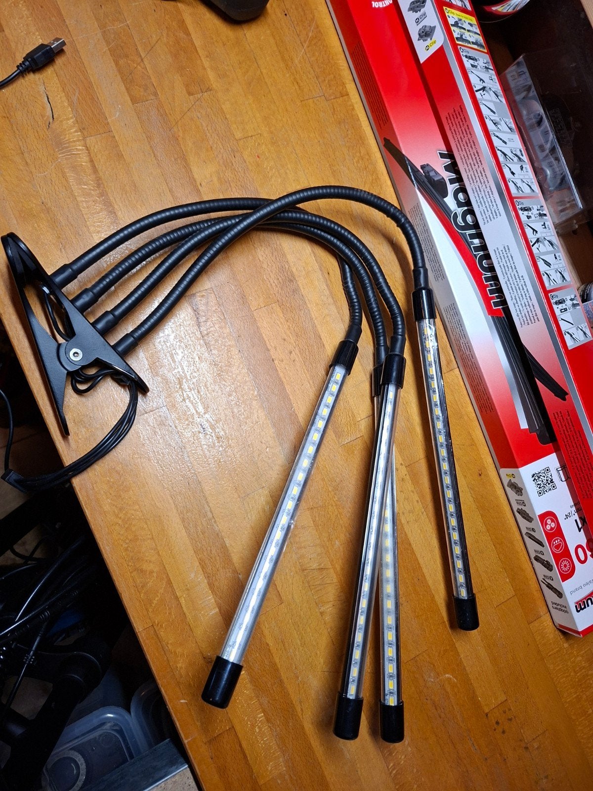 LED Groeilamp met Klem en USB-aansluiting, Ophalen of Verzenden, Inclusief controller, Zo goed als nieuw, Verlichting of Verwarming