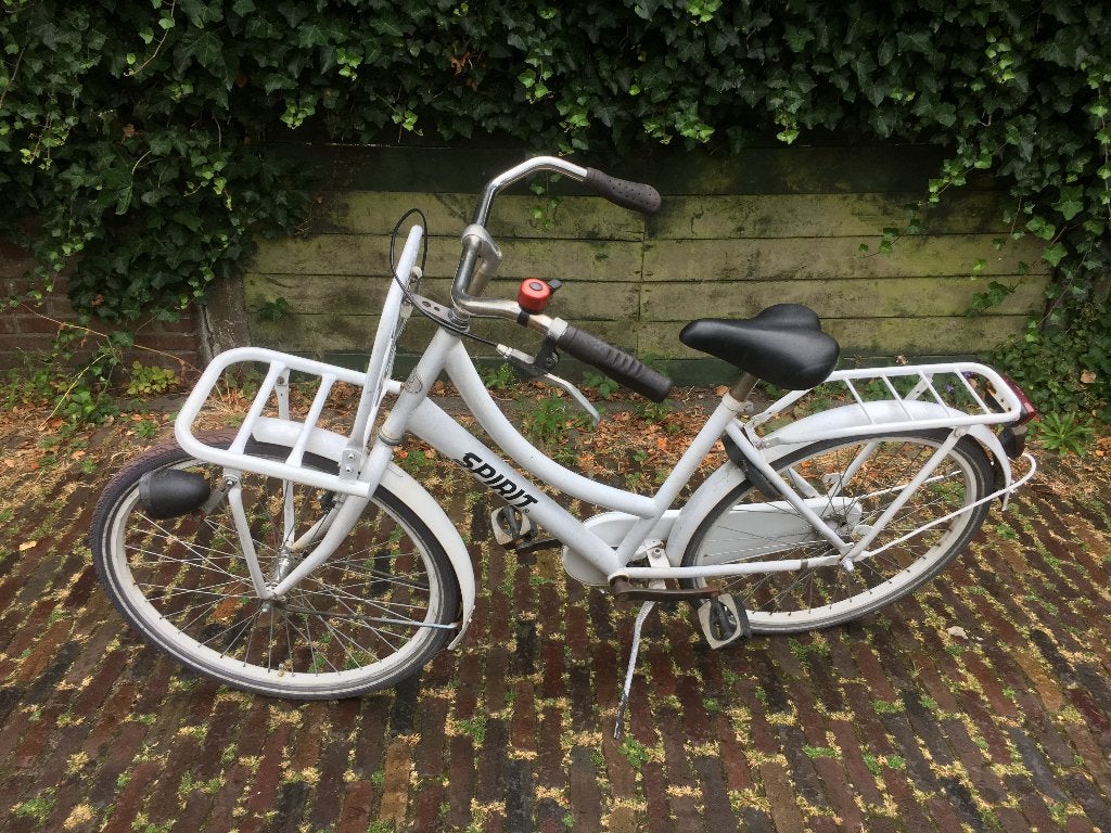 Meisjes fiets 26 inch, met verlichting, slot, rekje voor, Terugtraprem, Gebruikt, Handrem, Spirit