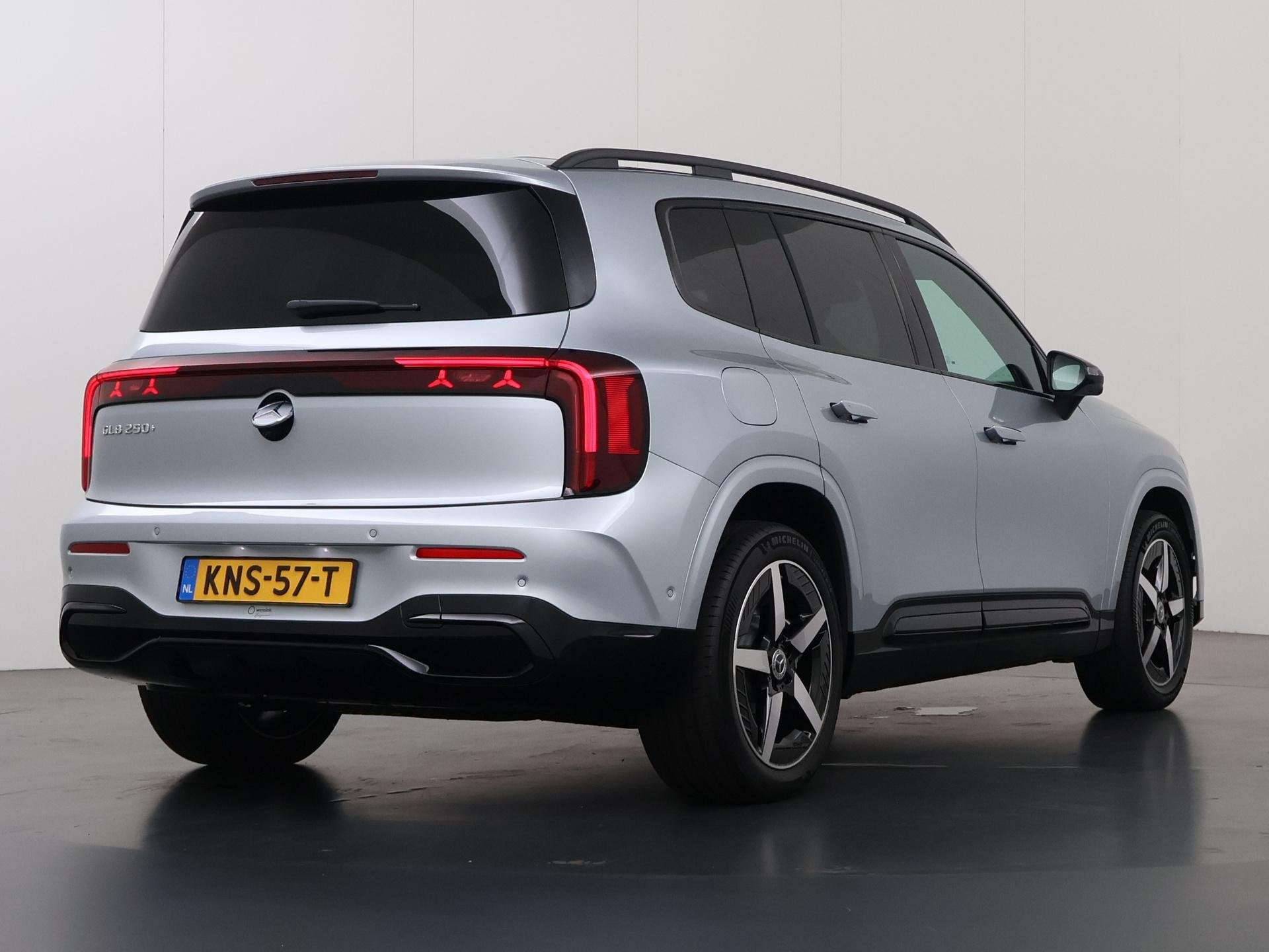 Mercedes-Benz GLB 250+ Business Solution AMG 85.5 kWh | Prem, Auto's, Achterwielaandrijving, Zwart, 607 km, 2100 kg