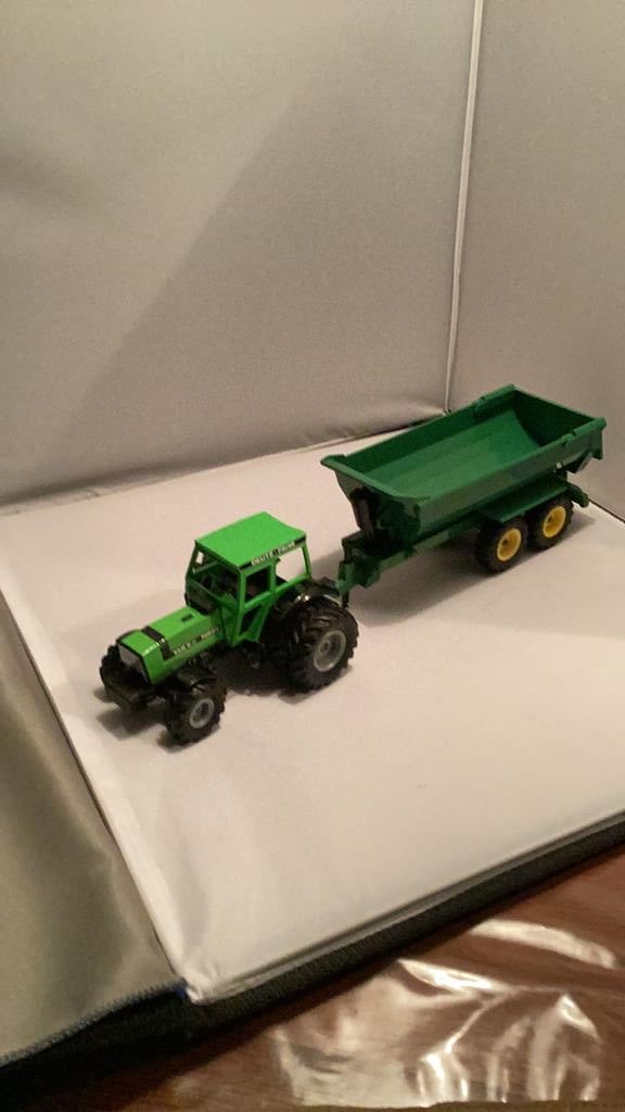 Siku Deutz Fahr tractor met kipper 1:32., Hobby en Vrije tijd, Modelauto's | 1:32, Ophalen of Verzenden, Gebruikt, Tractor of Landbouw