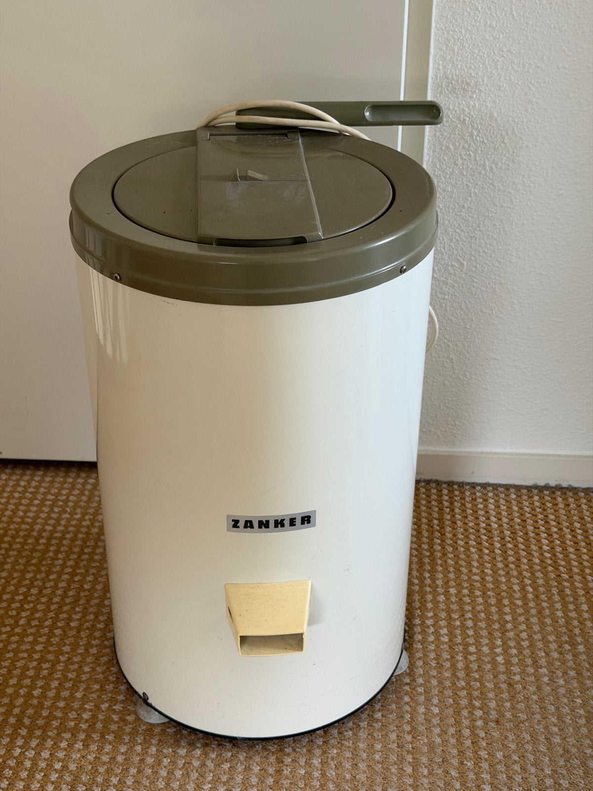 Zanker centrifuge - Vintage en functioneel, Ophalen, 4 tot 6 kg, Bovenlader, 85 tot 90 cm