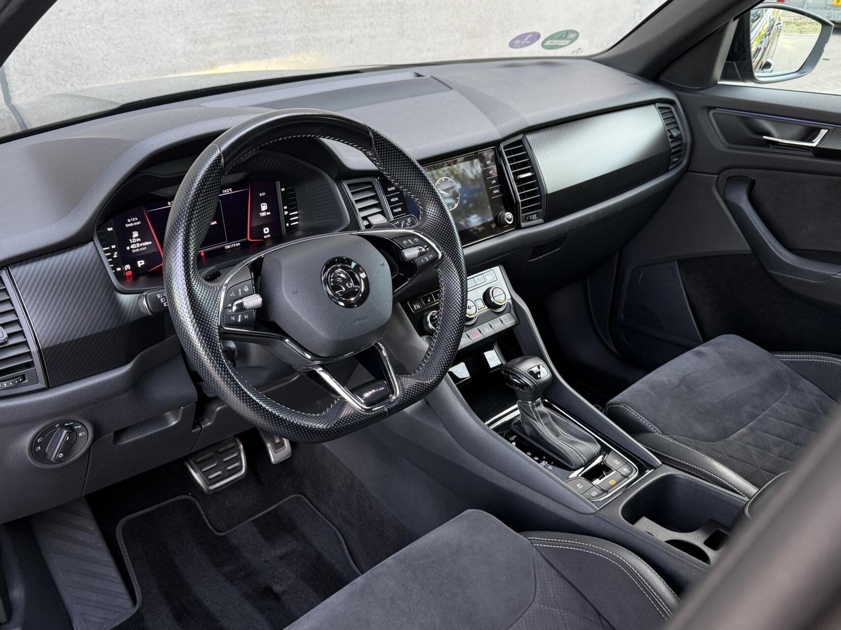 Skoda Kodiaq 2.0 TSI 4x4 Sportline Business | Panorama dak |, Auto's, Automaat, Dealer onderhouden, Gebruikt, Zwart
