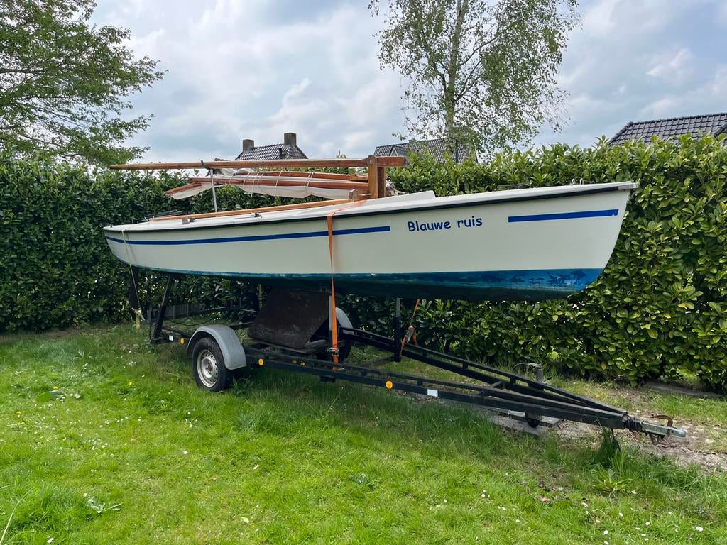Complete polyvalk met trailer en 4-tact buitenboordmotor, Watersport en Boten, Open zeilboten, Ophalen, Gebruikt, Valk, 3 tot 6 meter