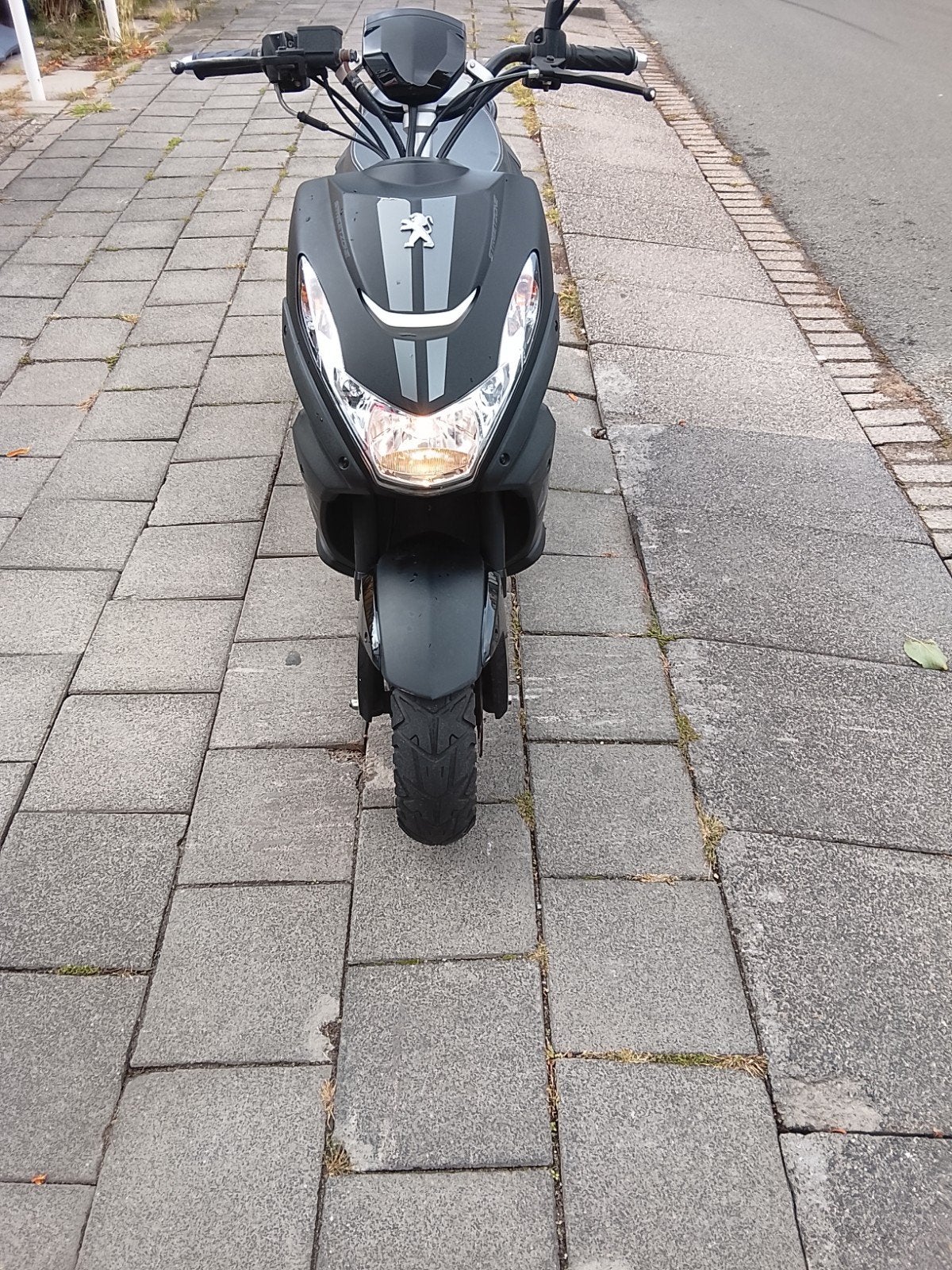 Peugeot Street Zone- Bj :2022  Zwart-- start in 1x, Fietsen en Brommers, Ophalen, Gebruikt, Benzine, Ludix