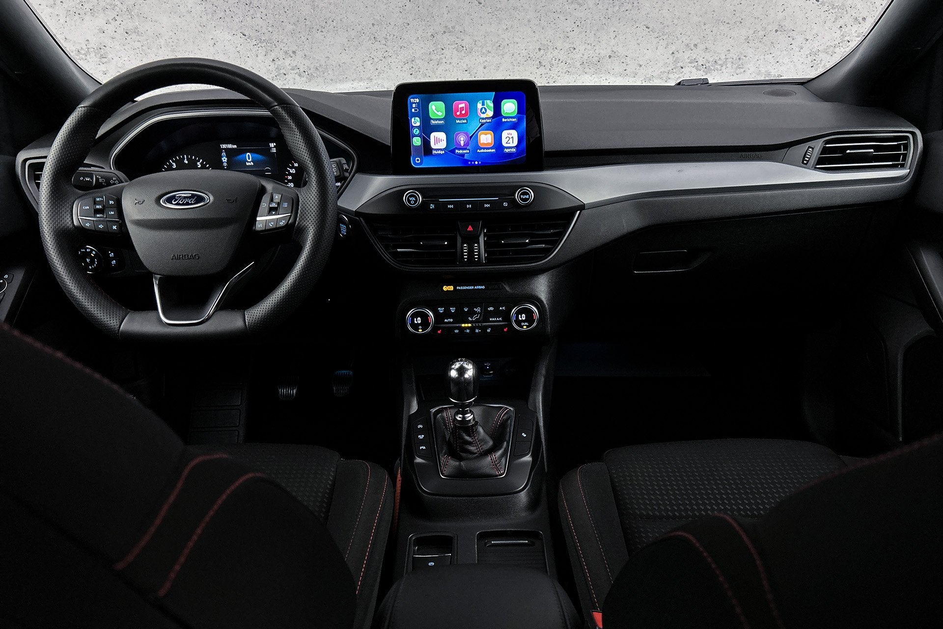 Foto 2 van Ford FOCUS Wagon 1.0 EcoBoost Hybrid ST Line | Camera | Stoe