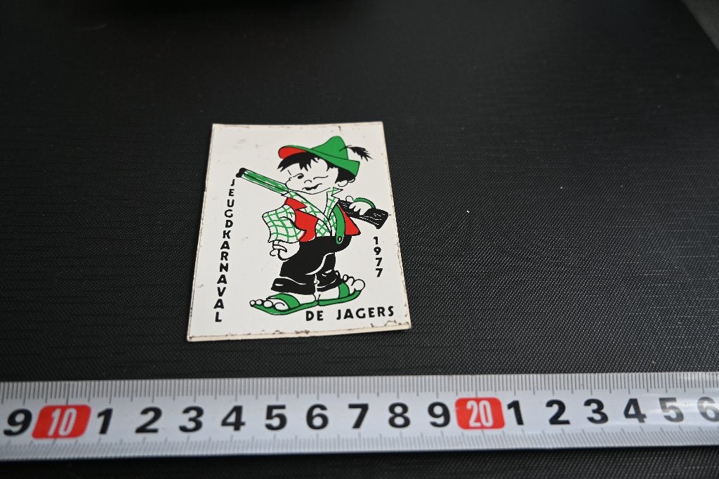 sticker Jeugdkarnaval 1977 DE JAGERS   Carnaval, Ophalen, Zo goed als nieuw
