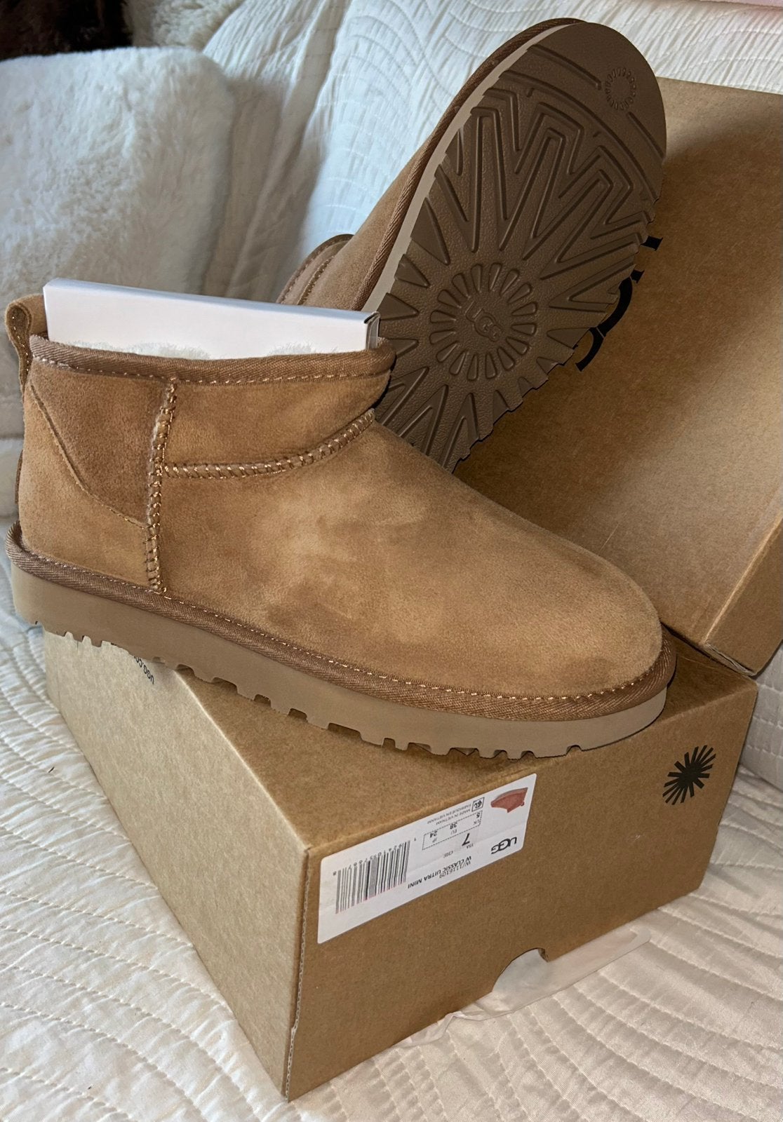 Nieuwe ugg, Beige, Lage of Enkellaarzen, Nieuw, Ophalen of Verzenden