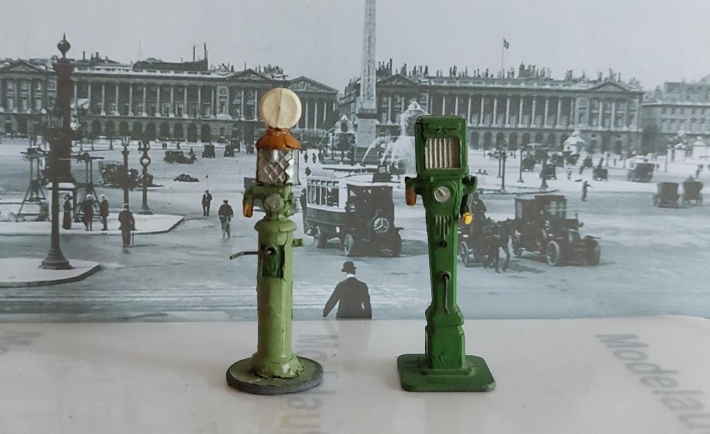 1:43 2 x Fuel Pump; Dinky Toys 49 A+C *VINTAGE*, Ophalen of Verzenden, Gebruikt, Auto, Dinky Toys