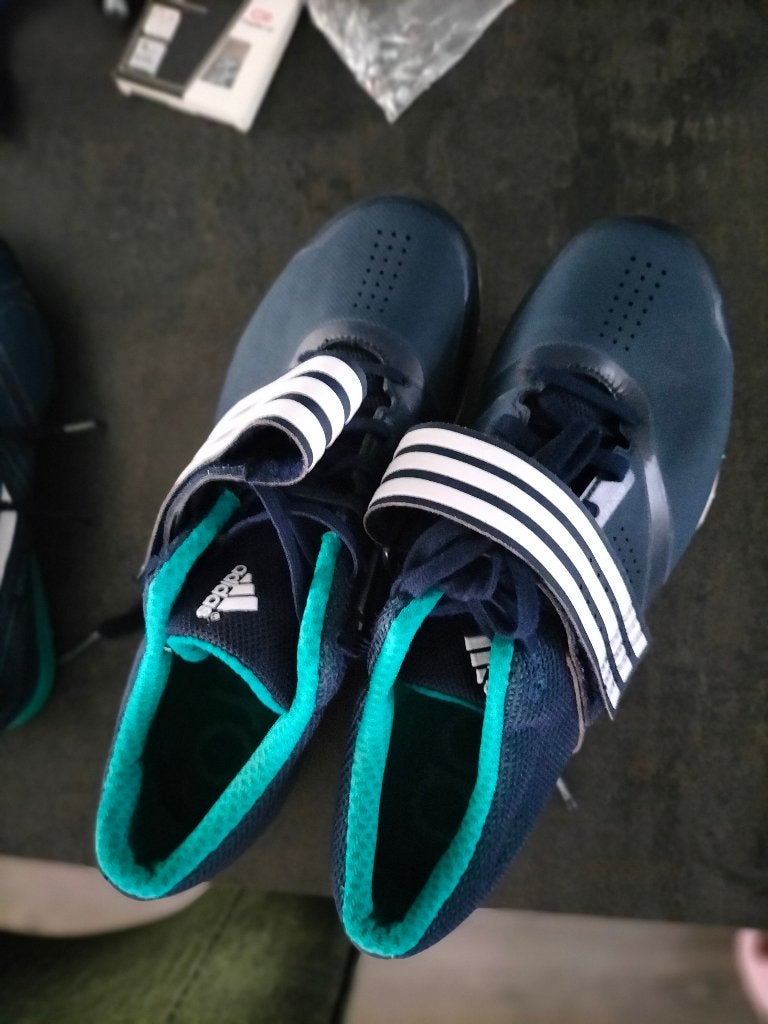 Twee paar nieuwe spikes Adidas, mt 41-1/3 en 42, Adidas, Nieuw, Ophalen of Verzenden, Spikes