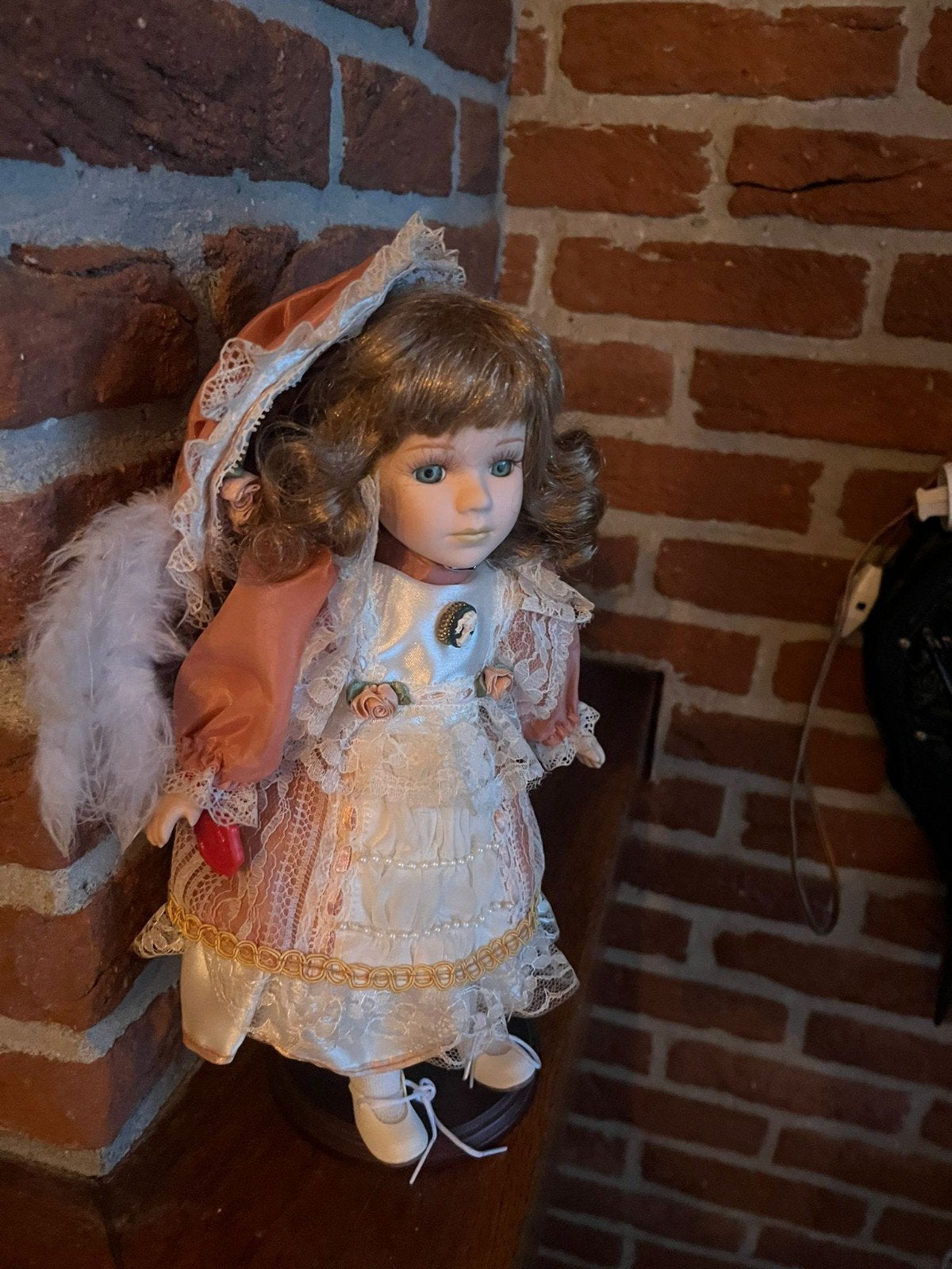 Vintage Porseleinen Pop met Roze Jurk en Hoed, Ophalen of Verzenden, Zo goed als nieuw, Pop