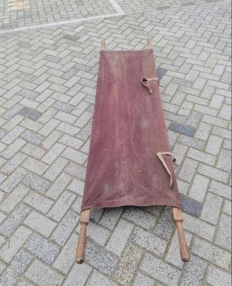 Vintage brancard / veldbed - decoratief of verzamelobject, Ophalen
