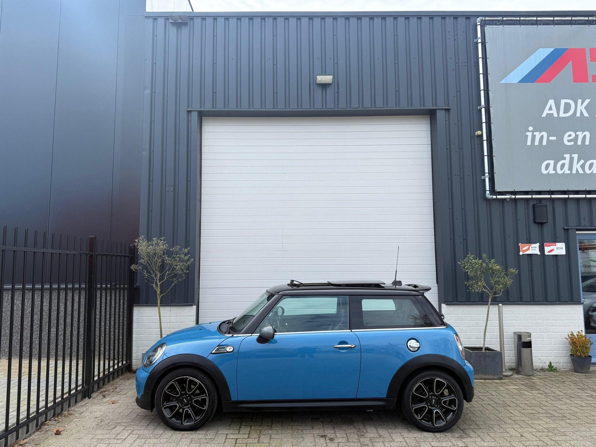 Mini Mini 1.6 Cooper S Westminster PANO/NAVI/XENON/LEDER/STO, Auto's, Voorwielaandrijving, Euro 5, Gebruikt, Zwart