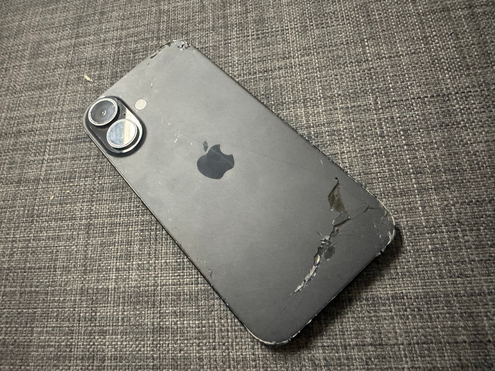 Apple iPhone 16 128GB Schade, Ophalen, 89 %, Zwart, IPhone 16