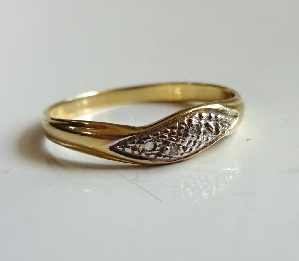 14 kt Gouden ring: 3 x diamantje in wit gouden zetting, Gebruikt, Ophalen of Verzenden, 17 tot 18, Met edelsteen