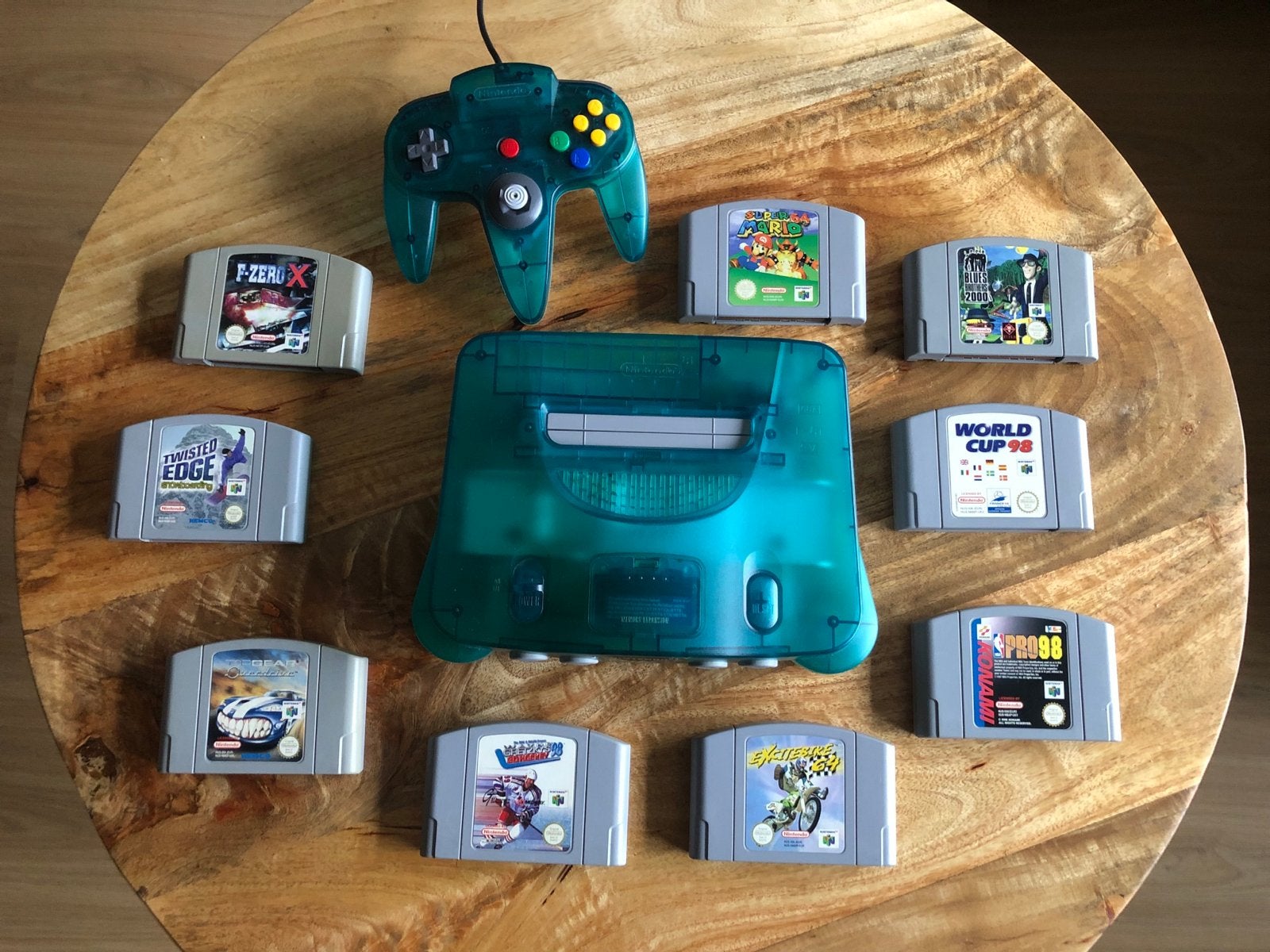 Nintendo 64 Funtastic Ice Blue met 9 games en controller, Ophalen, Gebruikt, Met 1 controller, Met games