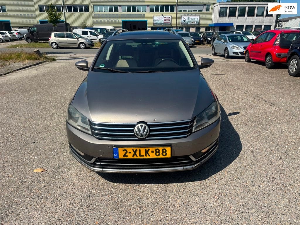 Volkswagen Passat Variant 2.0 TDI Highline BlueMotion ELEK.T, Euro 5, 4 cilinders, Bruin, Diesel