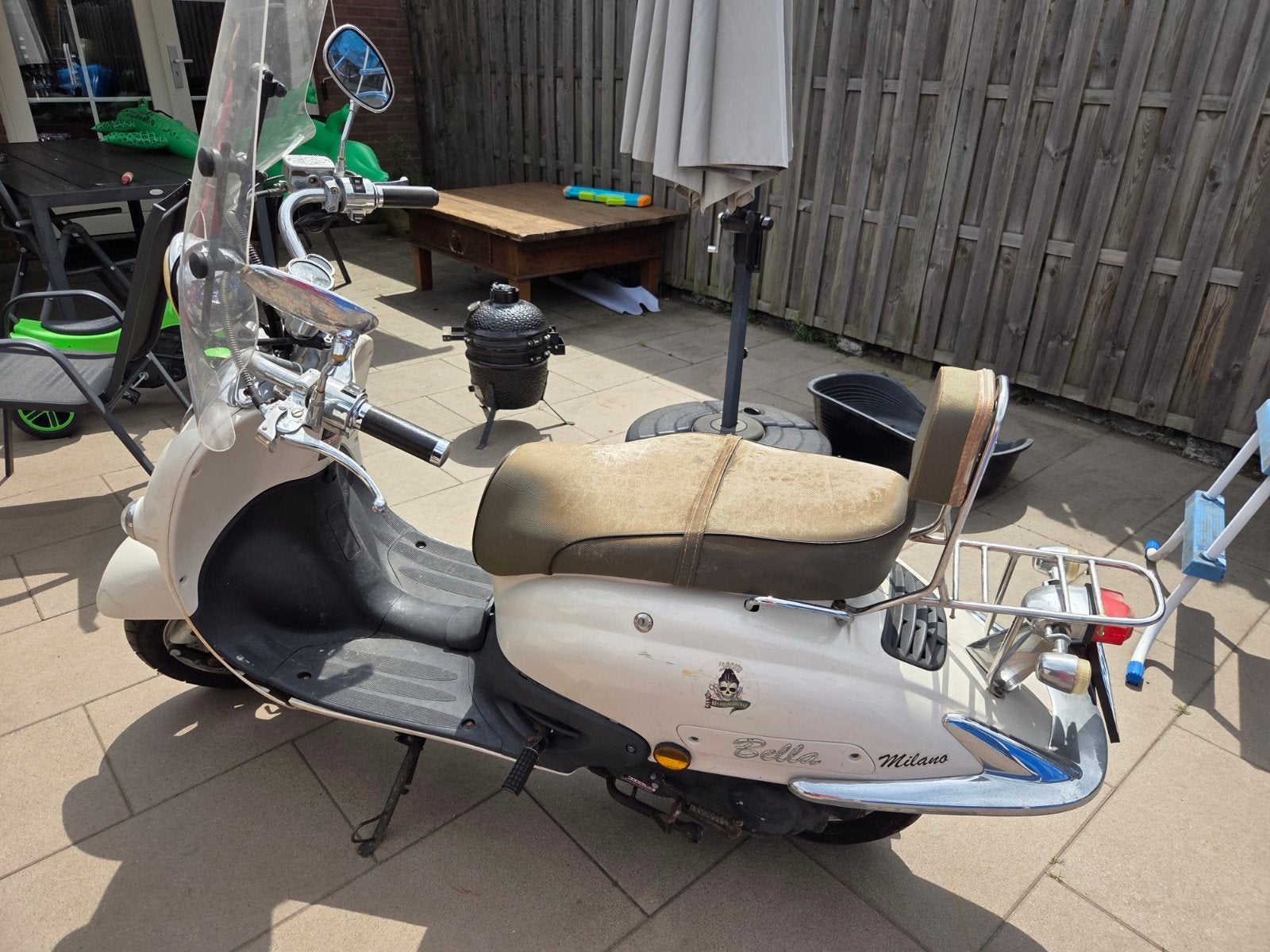 Bella Milano Scooter - Opknapper, Ophalen
