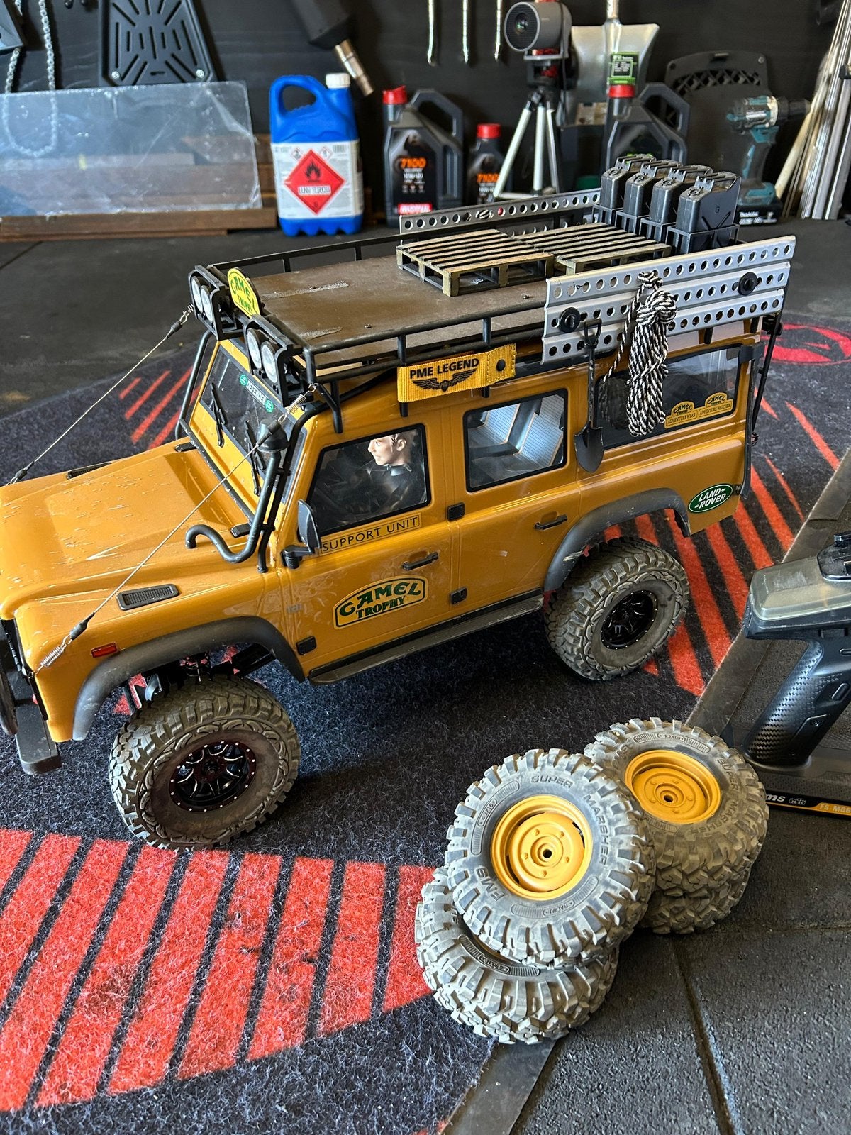 Fms fcx10 landrover defender D110, Hobby en Vrije tijd, Modelbouw | Radiografisch | Auto's, Auto offroad, Zo goed als nieuw, Schaal 1:10